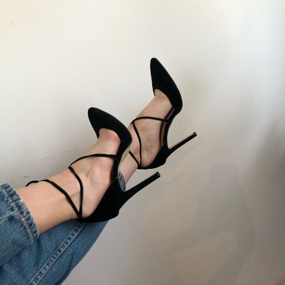 👠 Woman Black High Heels With Stripes 👠 - Picture 5 of 6